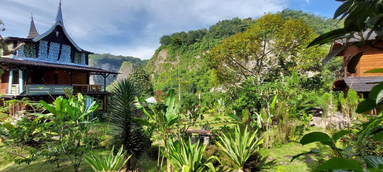 Canyon Jungle Stay Bukittinggi Exteriér fotografie