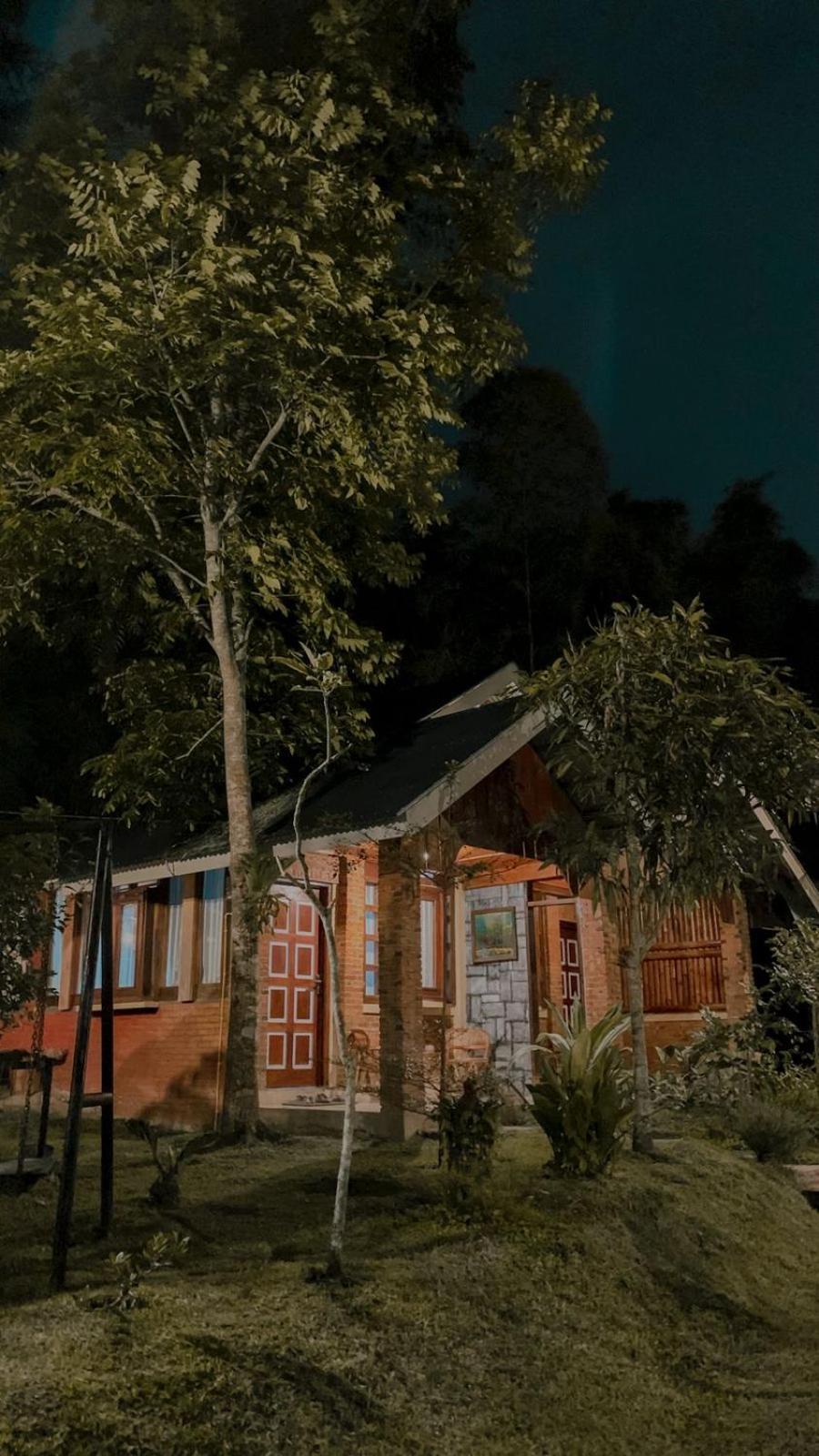 Canyon Jungle Stay Bukittinggi Pokoj fotografie