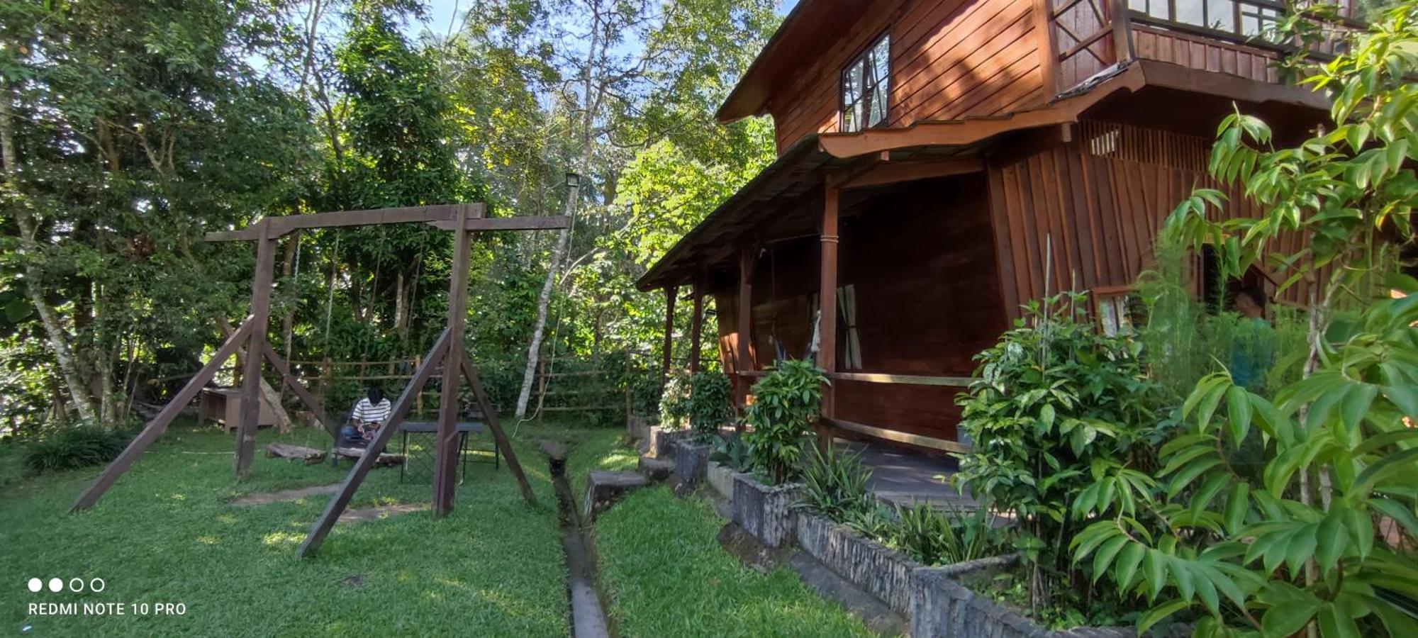Canyon Jungle Stay Bukittinggi Pokoj fotografie